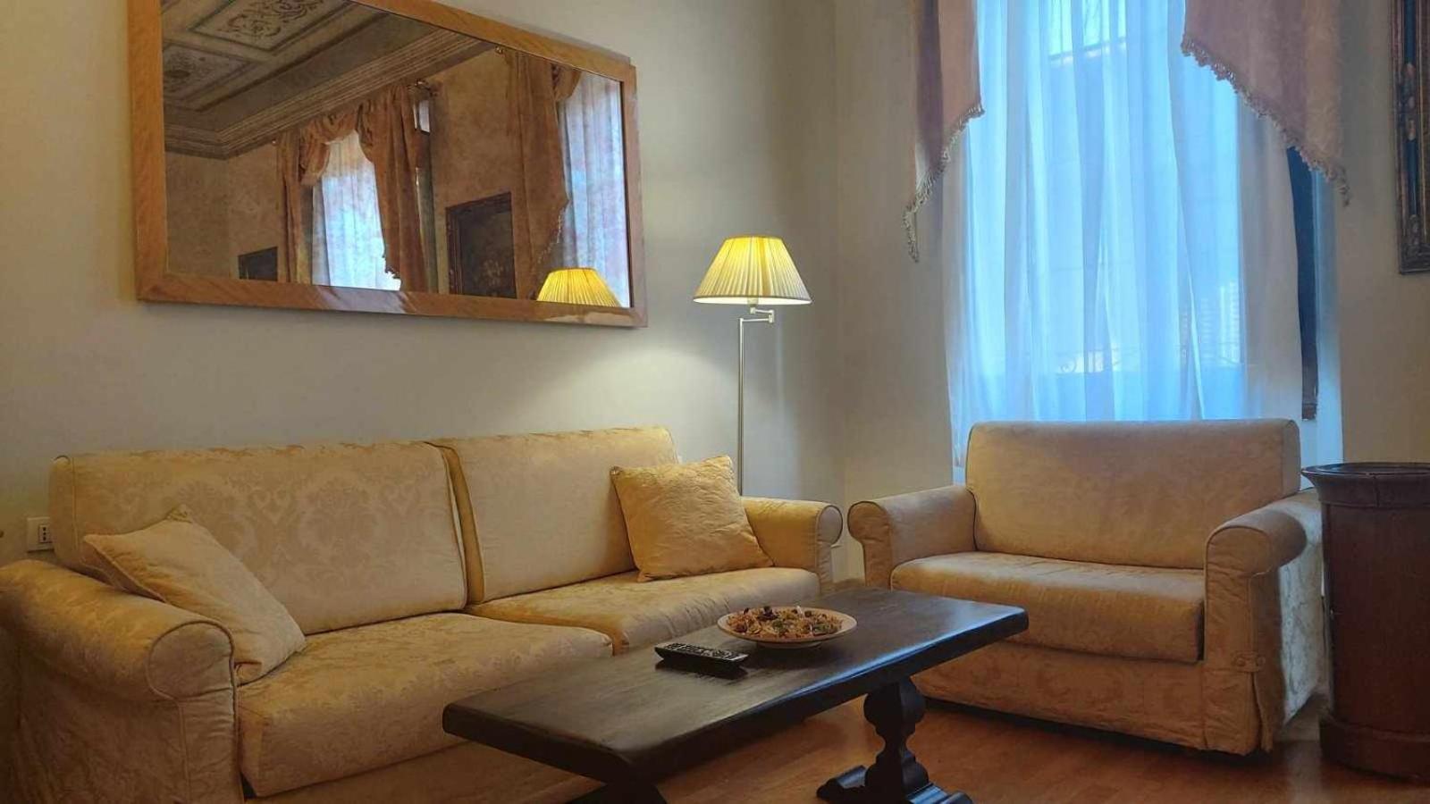 Tornabuoni La Petite Suite Florence Room photo