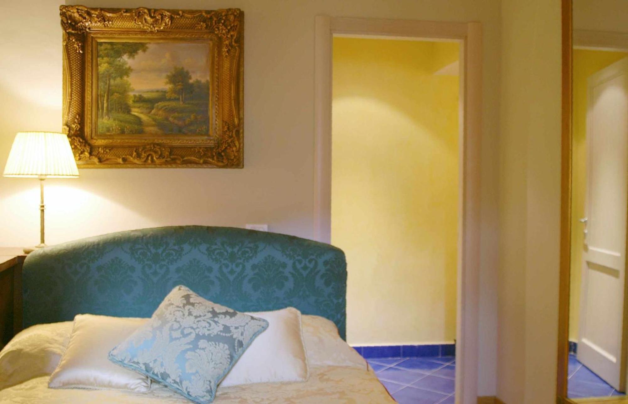 Tornabuoni La Petite Suite Florence Room photo