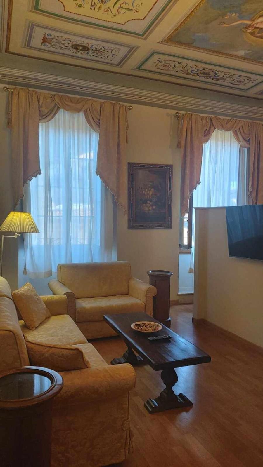 Tornabuoni La Petite Suite Florence Room photo