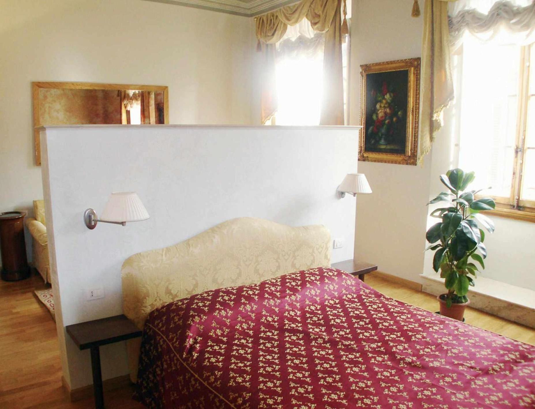 Tornabuoni La Petite Suite Florence Room photo