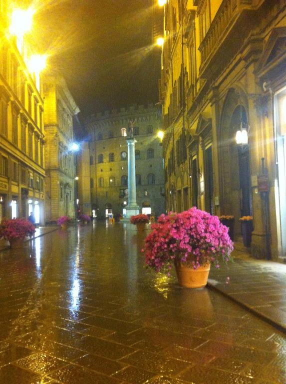 Tornabuoni La Petite Suite Florence Exterior photo